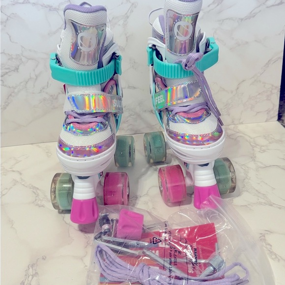 SULIFEEL Rainbow Unicorn 4 Size Adjustable Light up Roller Skates for Kids Small - Picture 4 of 7